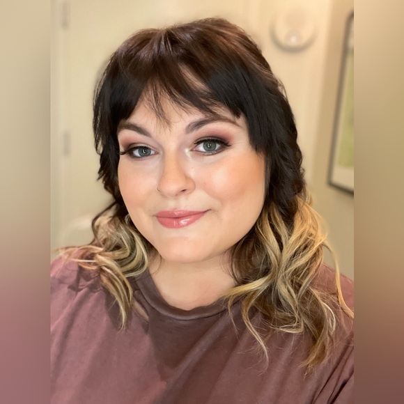 Meet your Posher, Madison - Picture 3 of 3